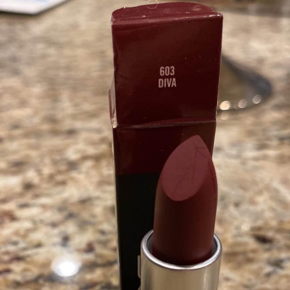 MAC Diva Matte Lipstick 💄PLEASE SEE DESCRIPTION! - Picture 4 of 4